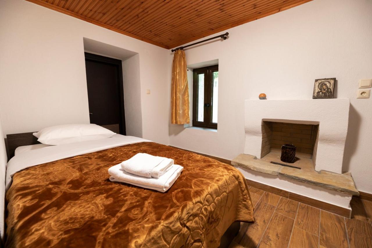 Archontiko Fotini - Traditional Guesthouse Meteora กาลัมปากา ภายนอก รูปภาพ
