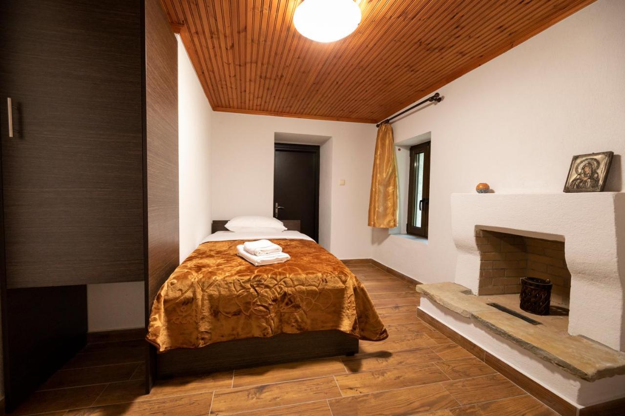 Archontiko Fotini - Traditional Guesthouse Meteora กาลัมปากา ภายนอก รูปภาพ